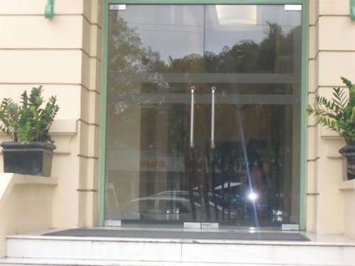 Sửa cửa kiếng giá rẻ
