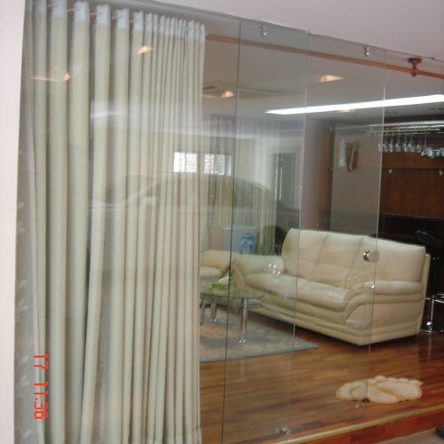 cửa kính cường lực MS014
